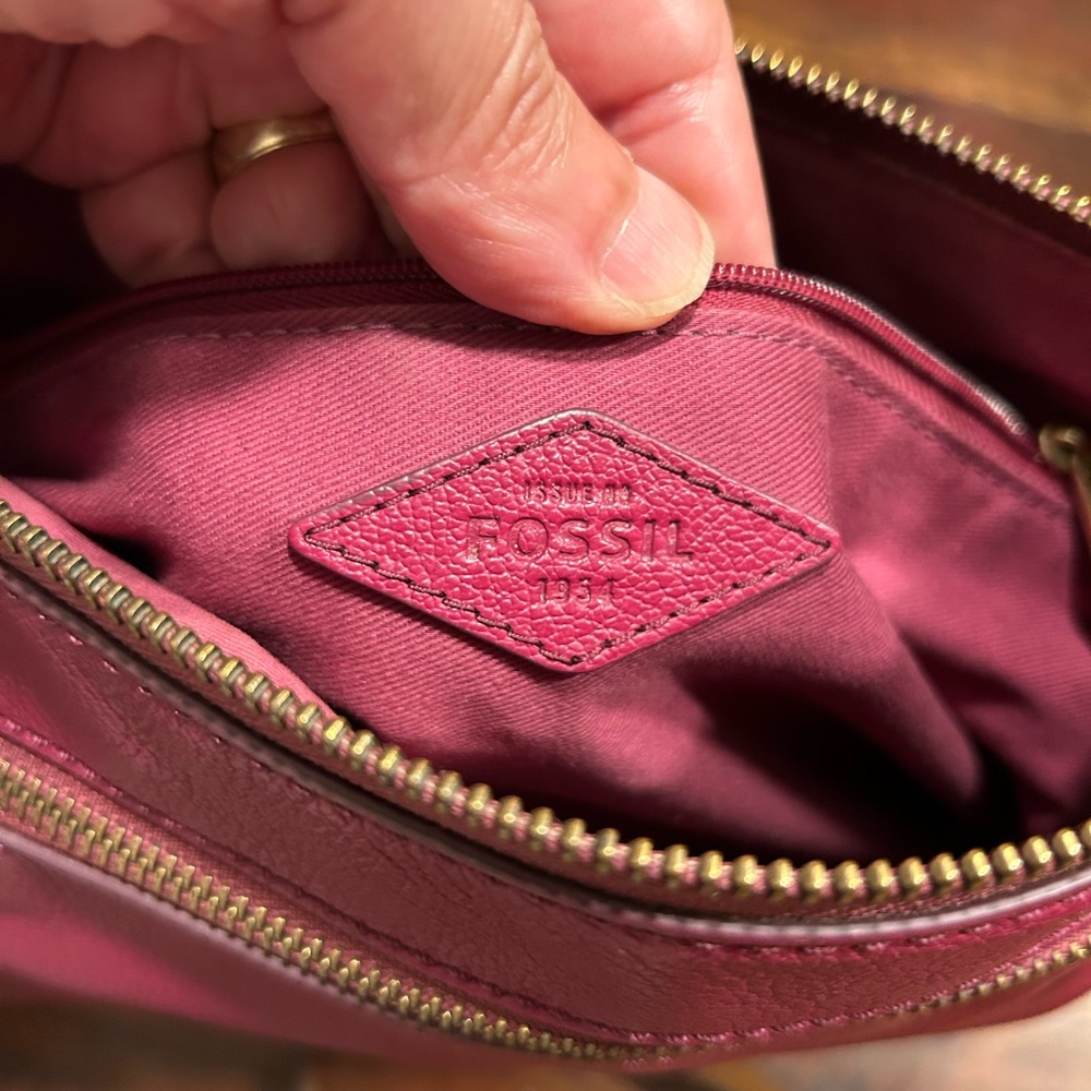 2 FOSSIL LEATHER BAGS - Picture 4 of 16